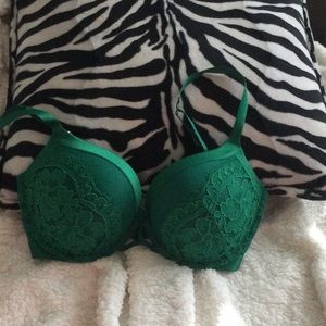 Victoria Secret bombshell bra
